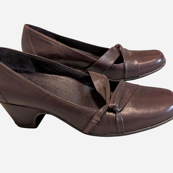 Clarks Artisan Brown Leather Mary Jane Heels Size 8.5N Narrow Comfort Block Heel - Picture 1 of 4